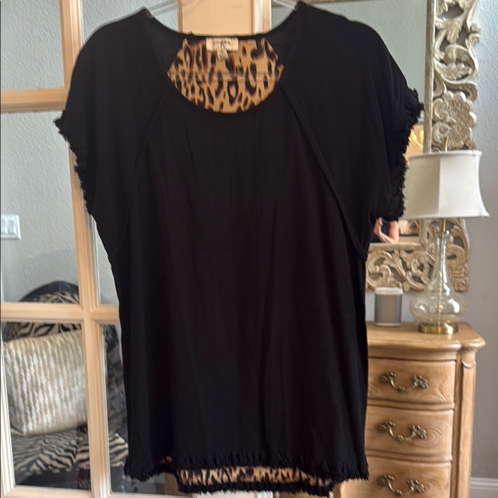 Women's Umgee Top with Leopard Print M